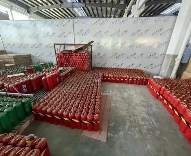 j9九游真人游戏第一平台这灭不了火的灭火器涉案2600余万元…