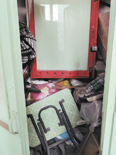 九游娱乐消火栓间堆杂物灭火器压力不敷遇不测这些消防设备怎敢用